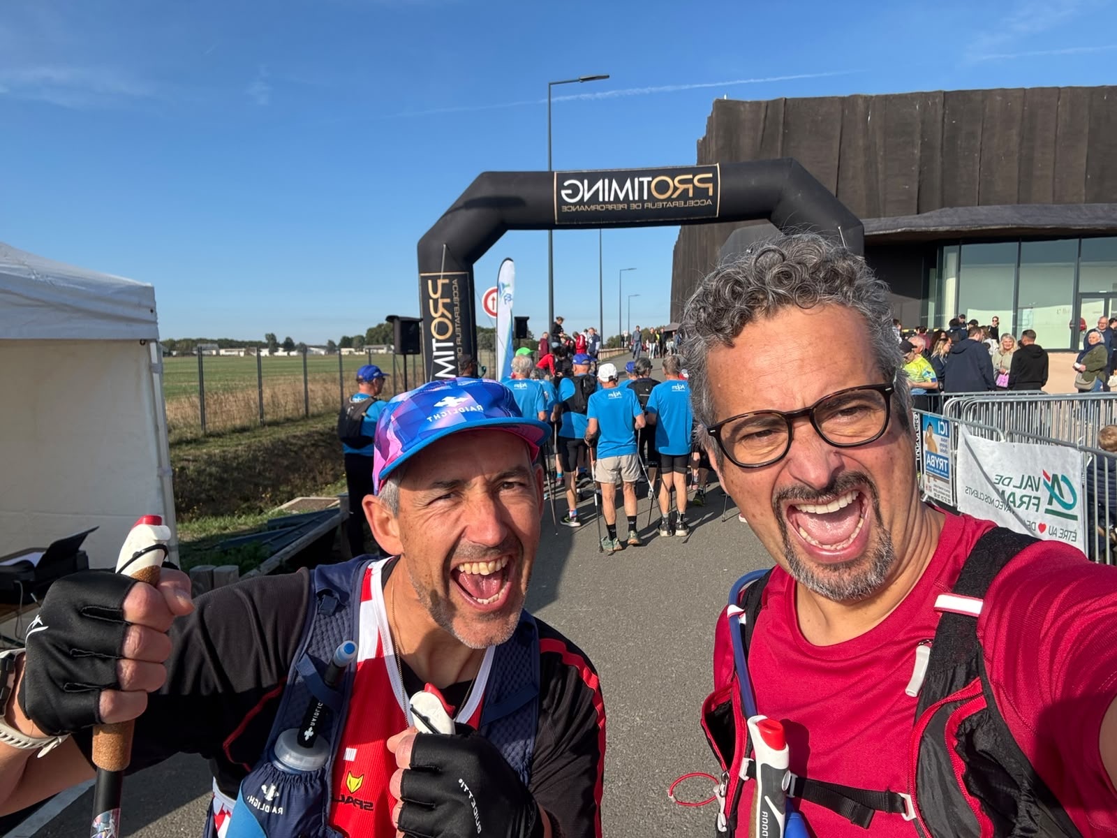 2 fiers représentants de la marche nordique à la Bâtirun !